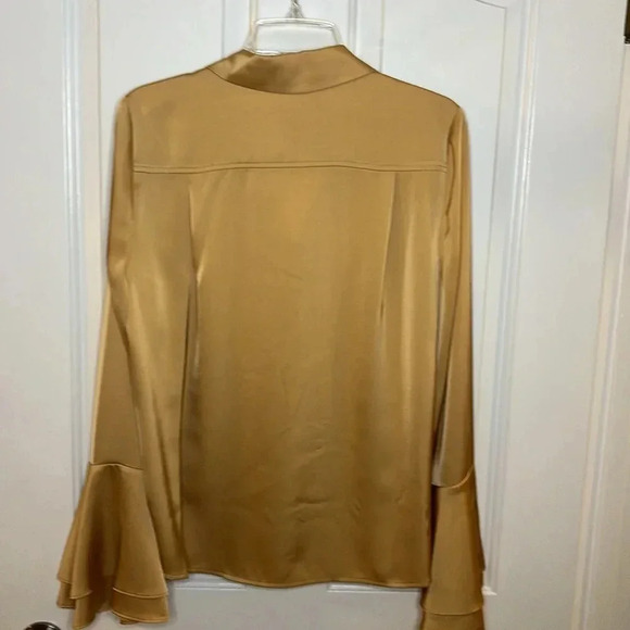 NWT
Derek Lam 10 Crosby
Selma Flare-Cuff Button-Front Blouse in Fawn size M - Picture 7 of 7